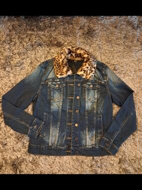 Kut from the Kloth Blue Denim Jean Jacket with Leopard Faux Fur Collar NWT Small
